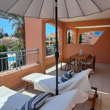 Limnaria - Superb, Modern 1br With Pool Views Apartmán