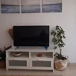 Limnaria - Superb, Modern 1br With Pool Views דירה
